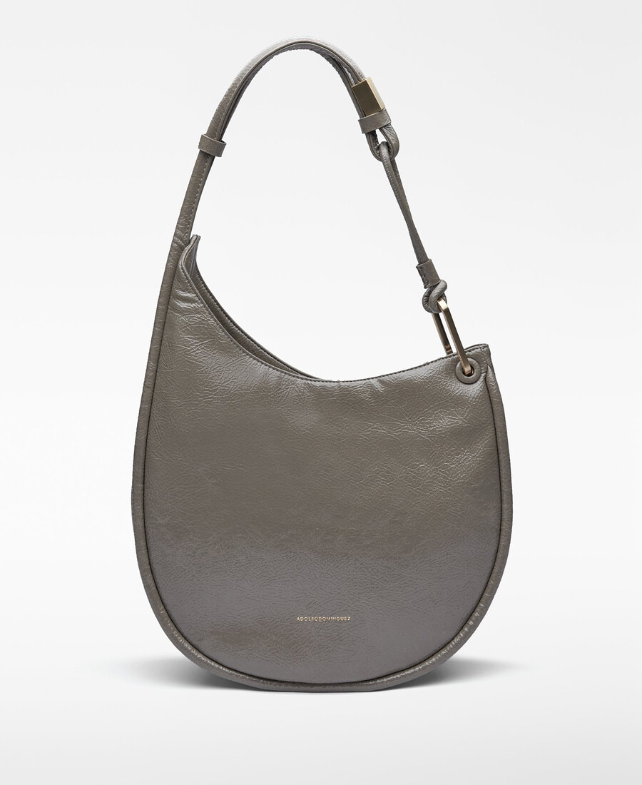 femme au sac de voyage luna