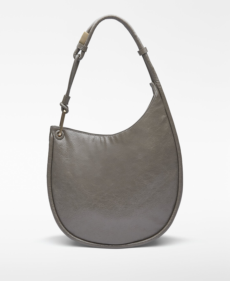 femme au sac de voyage luna