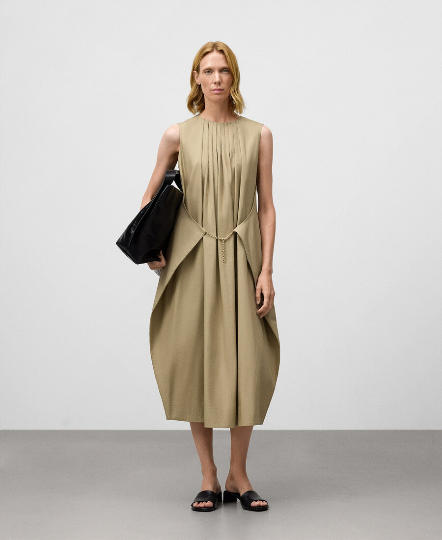 robe plissée avec détail de chaîne pour femme