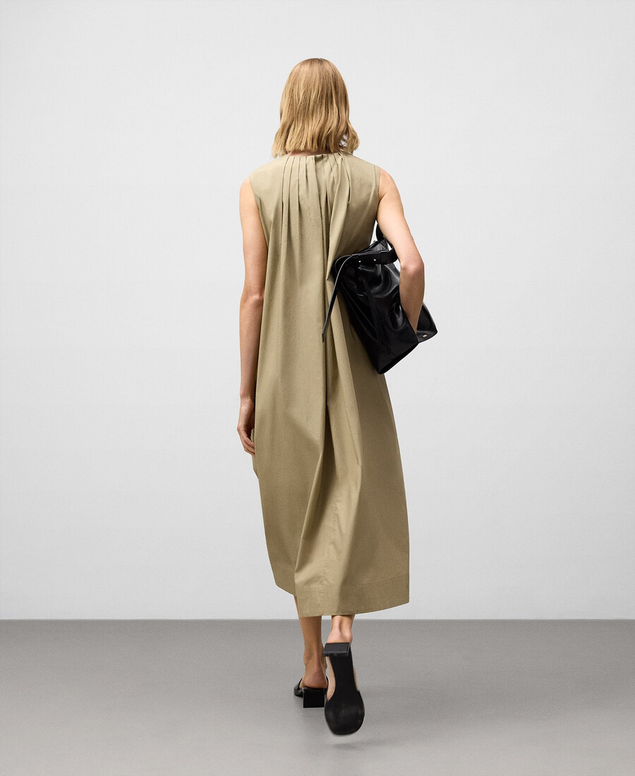 robe plissée avec détail de chaîne pour femme