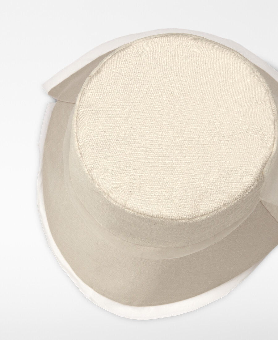 chapeau asymétrique pour femme