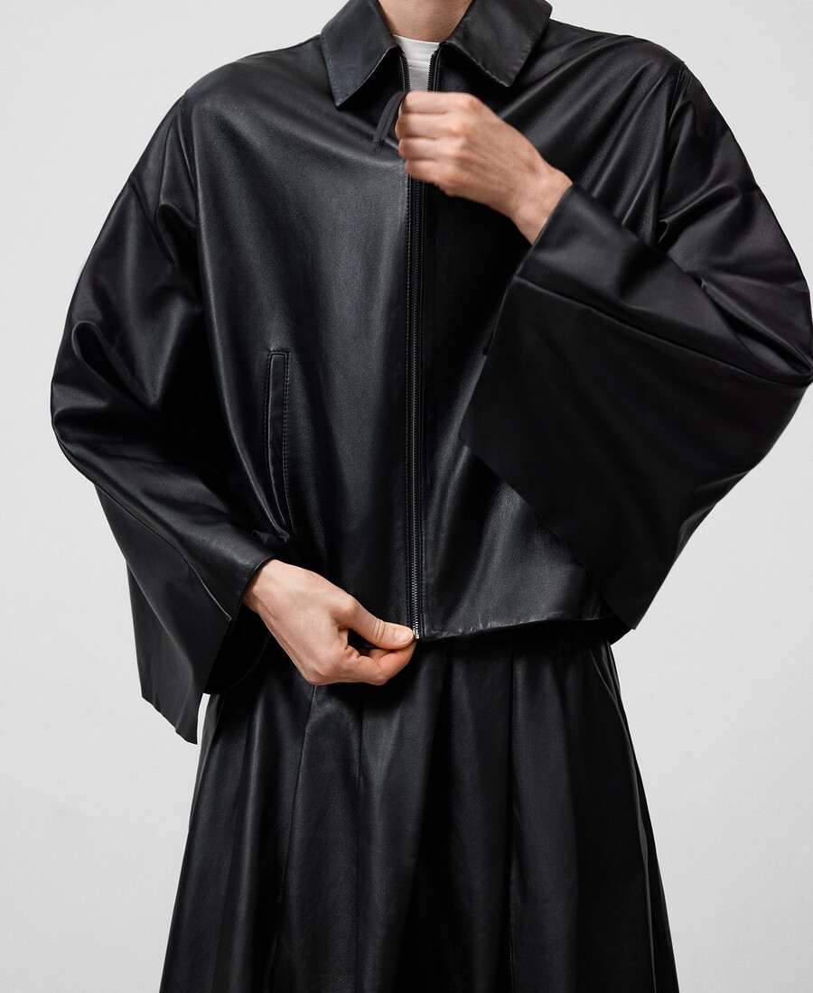 veste en cuir avec cape arrière pour femme