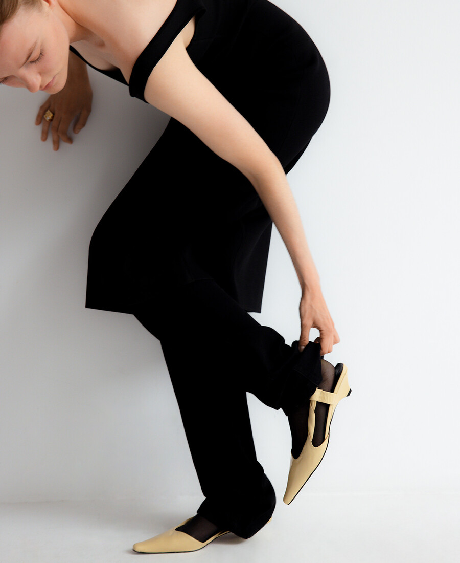 chaussure à talon bas en cuir pour femme