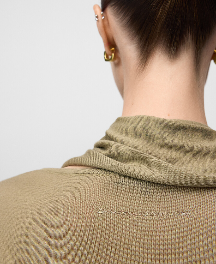 pull en laine mérinos à col écharpe pour femme