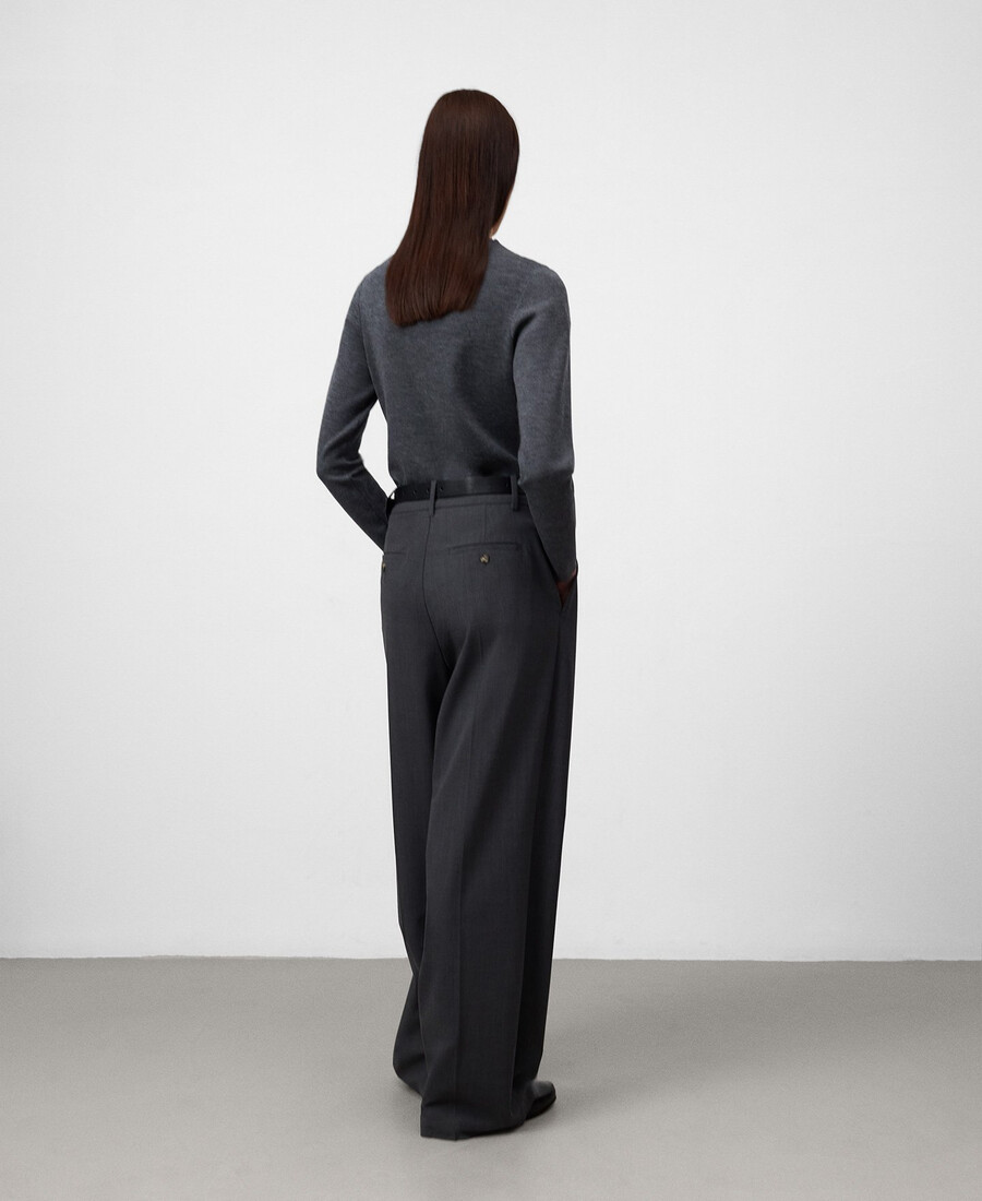 pull en maille à encolure asymétrique pour femme