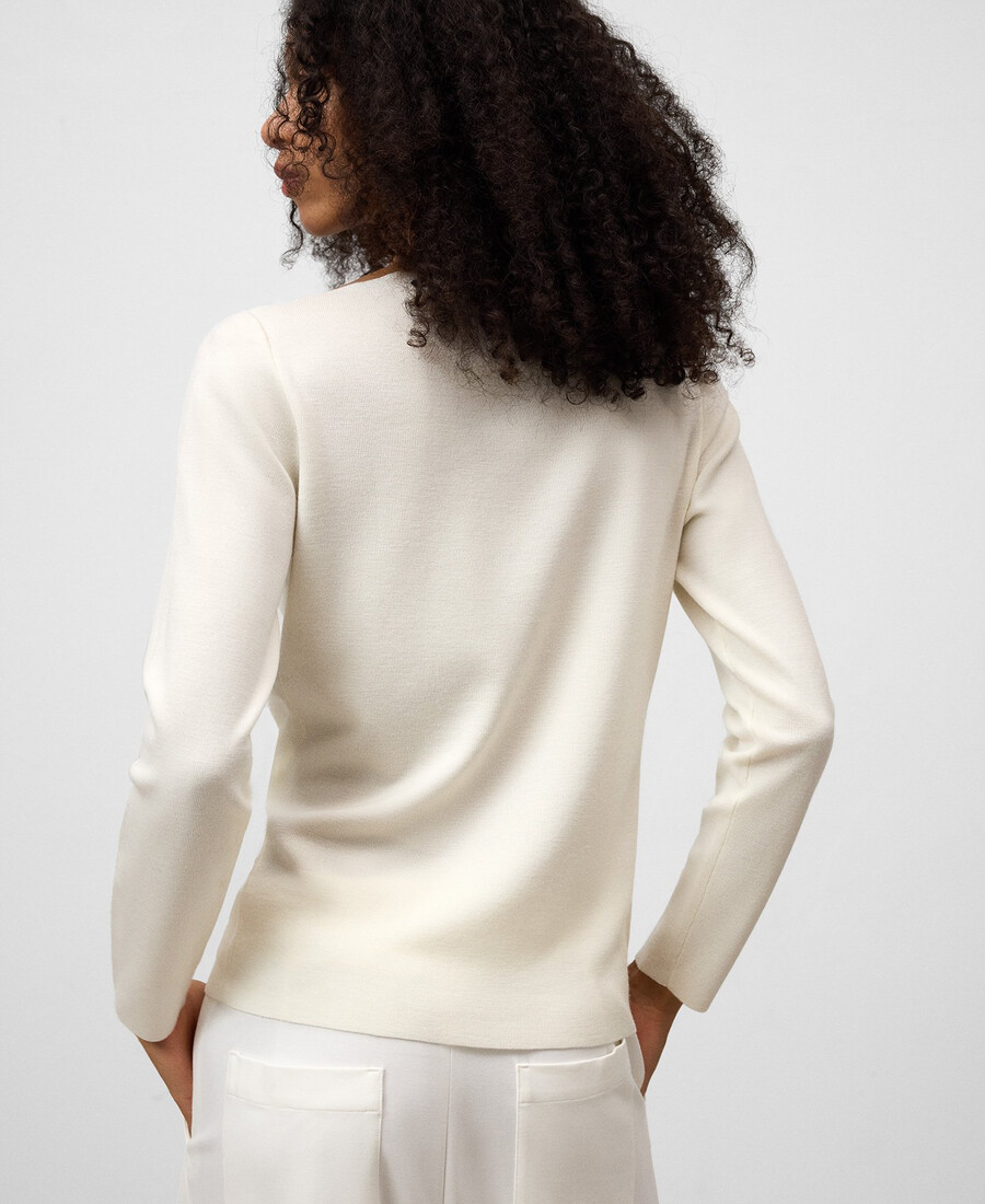 pull en maille à encolure asymétrique pour femme