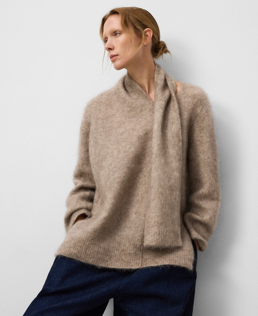 pull femme à col écharpe en maille brossée