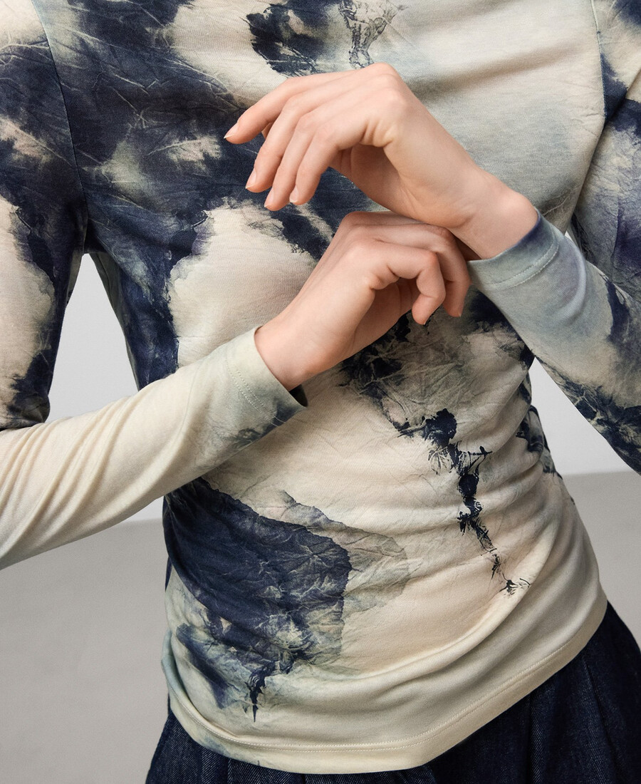 t-shirt imprimé à col cheminée pour femme