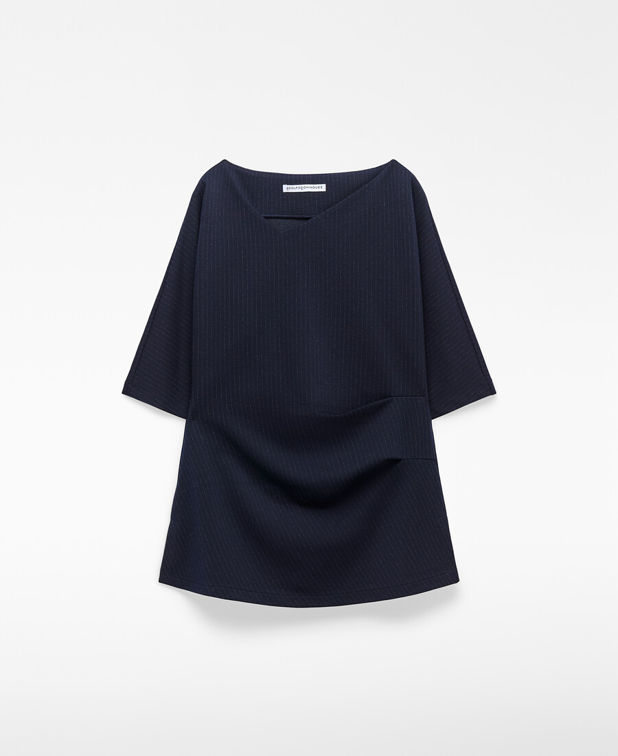 femme en haut rayé drapé