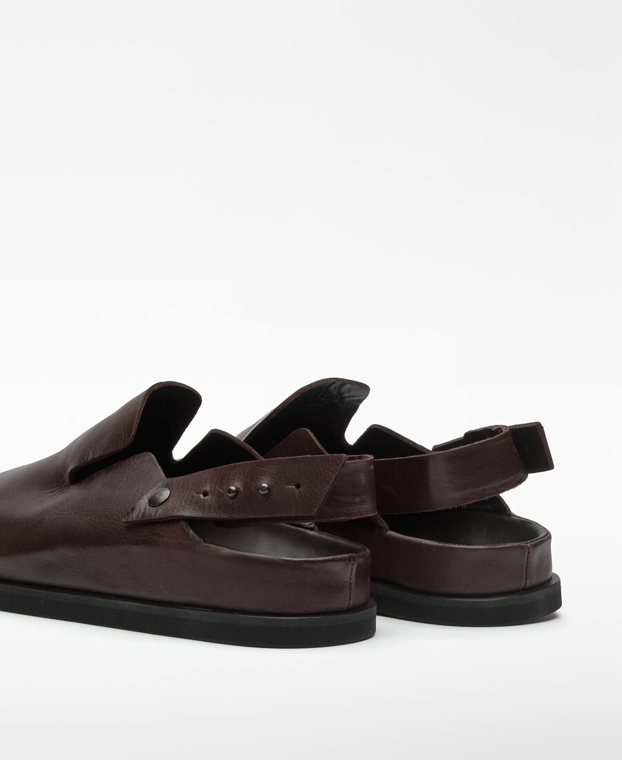 sabot en cuir marron pour homme