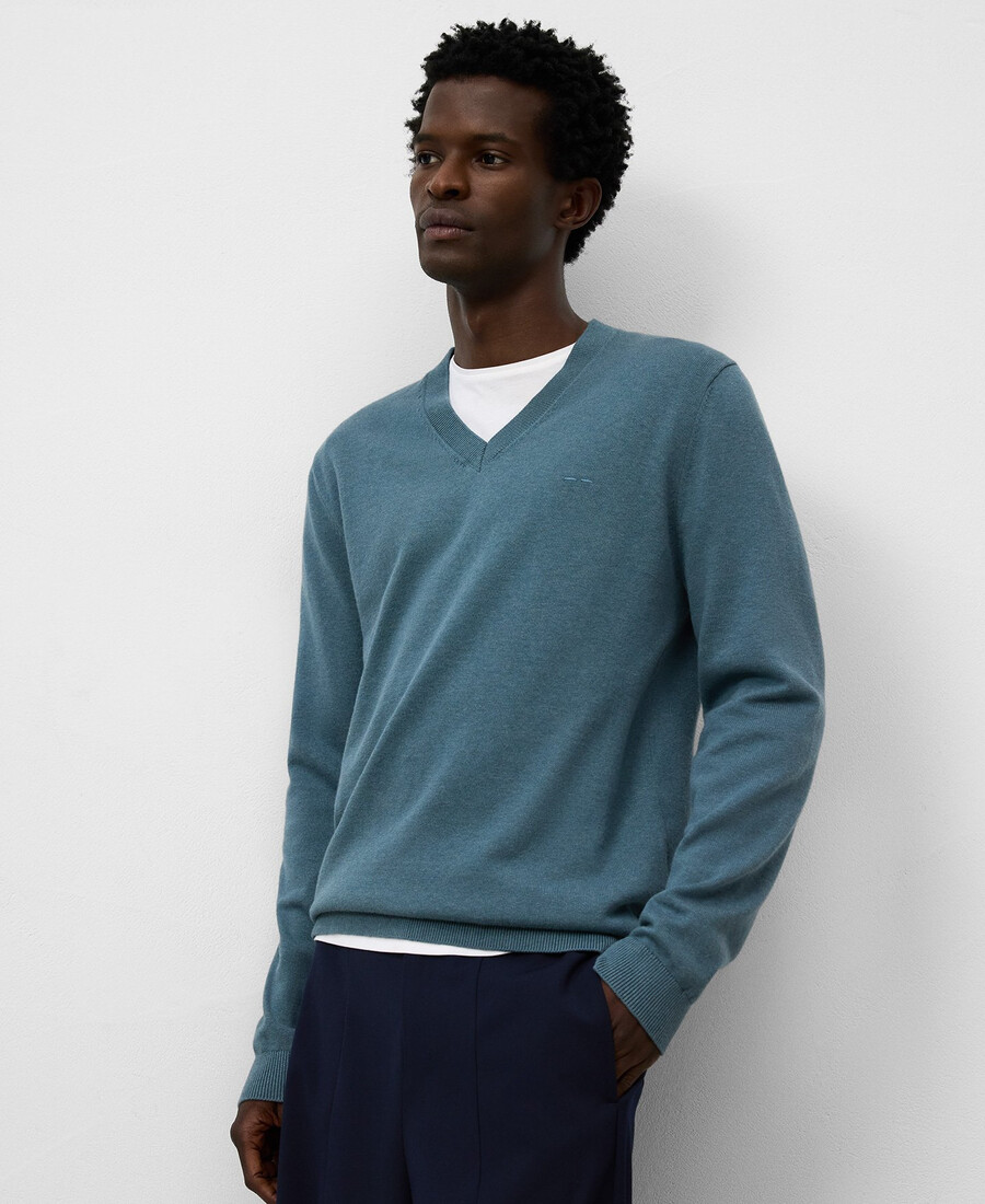pull homme à col en v coupe classique