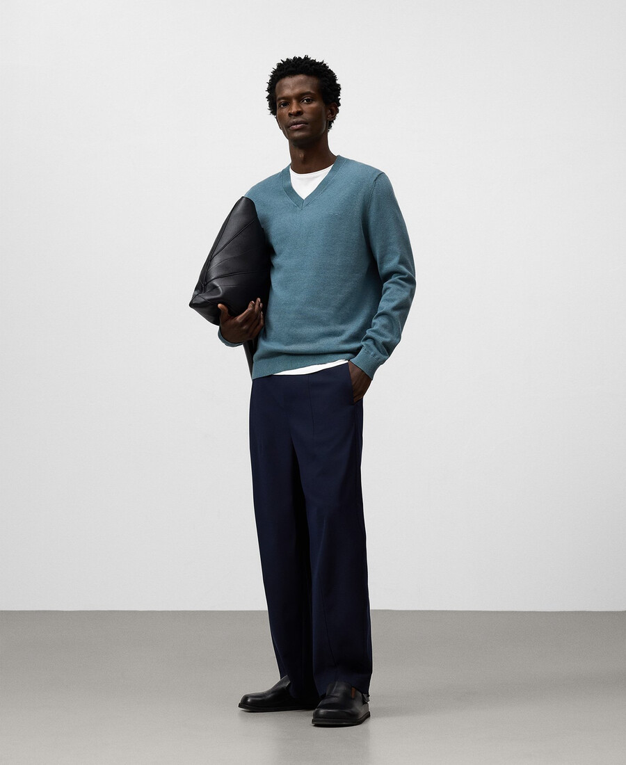 pull homme à col en v coupe classique