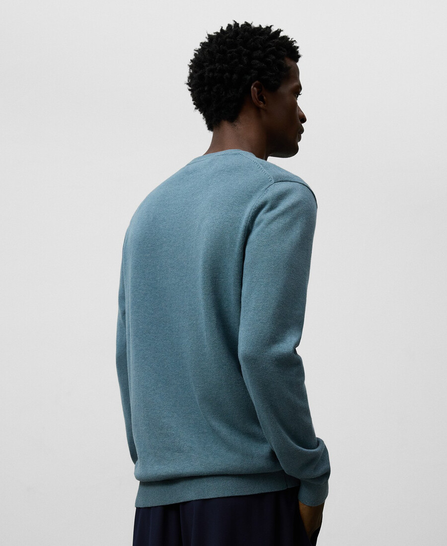 pull homme à col en v coupe classique