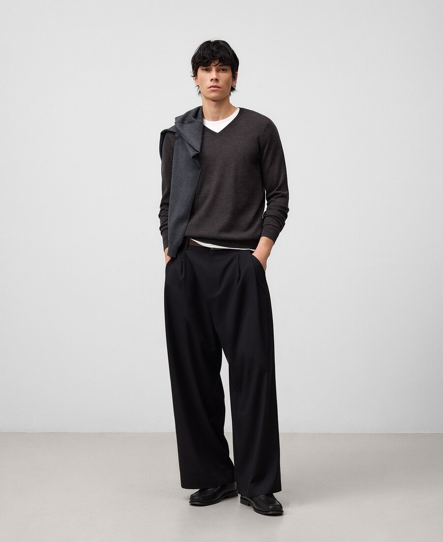 pull homme en laine mérinos à col en v