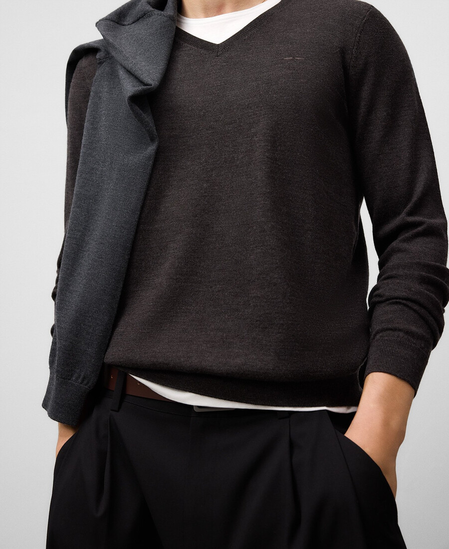 pull homme en laine mérinos à col en v